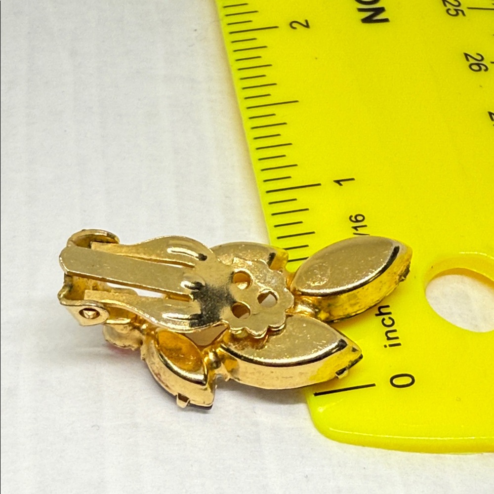 Vintage root bear & apple cider Gold tone Brown Leaf clip on Earrings - Picture 9 of 11